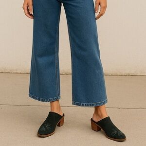 Green Mules with Closed Toe and Wooden Heel